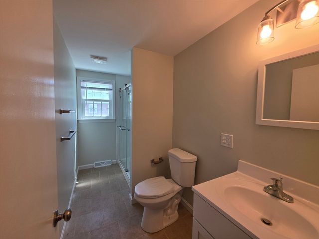 38 Cobb 0, Rockland, MA 02370