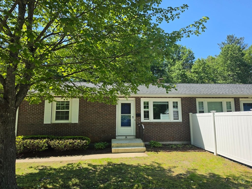 38 Cobb 0, Rockland, MA 02370