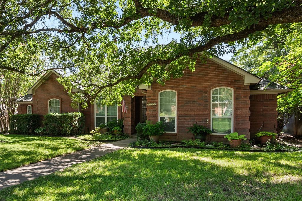 6901 Thornbird Lane, Arlington, TX 76001