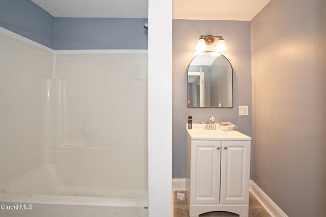 99 Railroad Avenue, Hoosick Falls, NY 12090