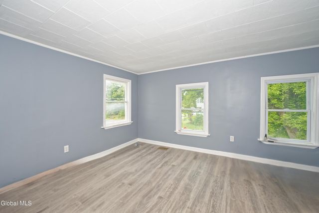 99 Railroad Avenue, Hoosick Falls, NY 12090