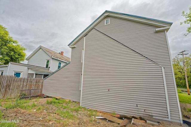 99 Railroad Avenue, Hoosick Falls, NY 12090