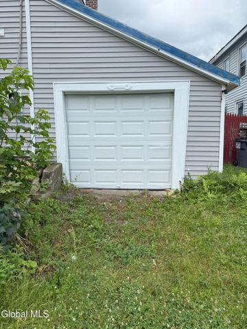 99 Railroad Avenue, Hoosick Falls, NY 12090