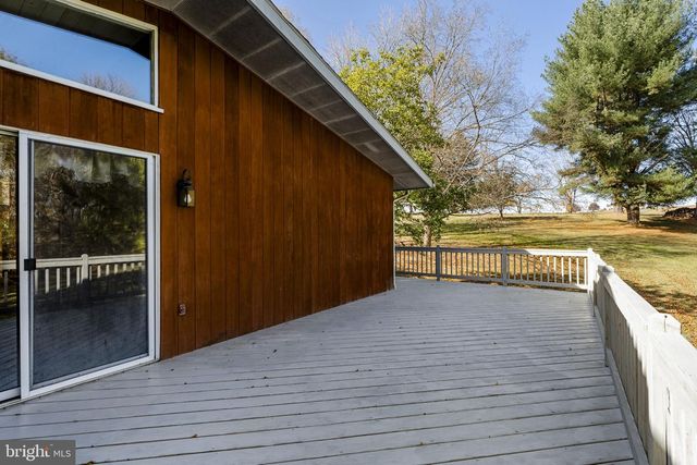 269 SHEEP LN, Millersville, PA 17551