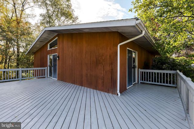 269 SHEEP LN, Millersville, PA 17551