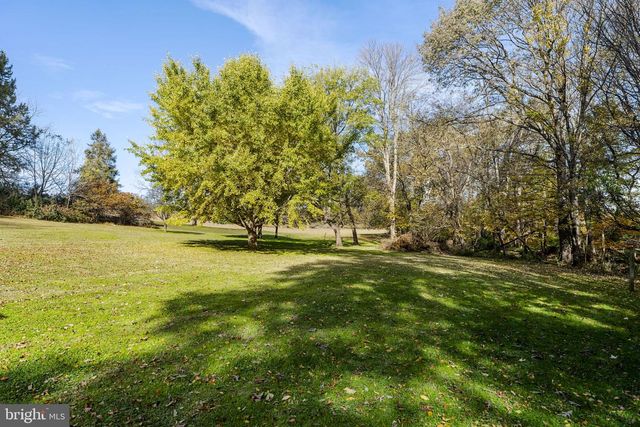 269 SHEEP LN, Millersville, PA 17551