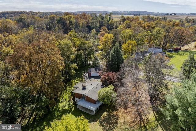 269 SHEEP LN, Millersville, PA 17551