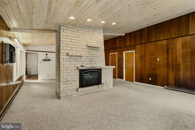 269 SHEEP LN, Millersville, PA 17551