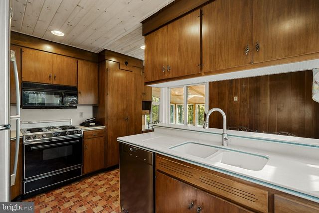 269 SHEEP LN, Millersville, PA 17551