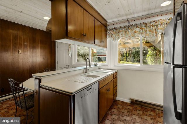 269 SHEEP LN, Millersville, PA 17551