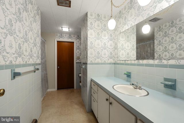 269 SHEEP LN, Millersville, PA 17551