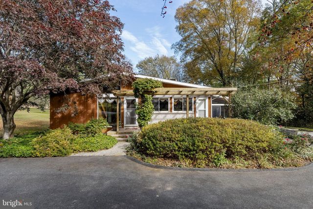 269 SHEEP LN, Millersville, PA 17551