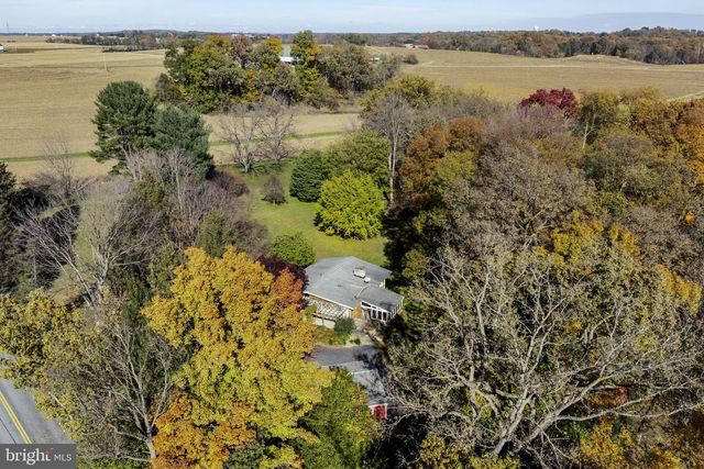 269 SHEEP LN, Millersville, PA 17551