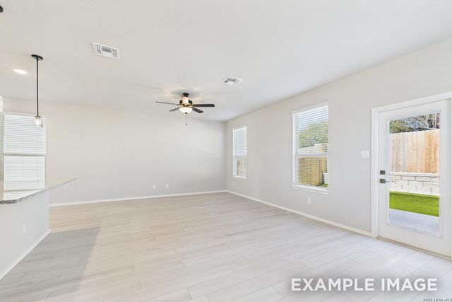 285 W Quill Dr Building 13, San Antonio, TX 78228