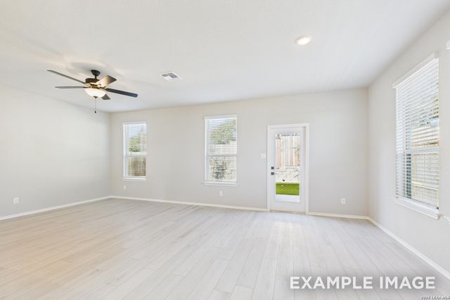 285 W Quill Dr Building 13, San Antonio, TX 78228