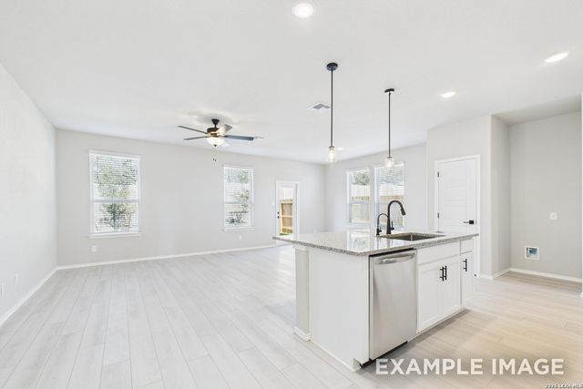 285 W Quill Dr Building 13, San Antonio, TX 78228