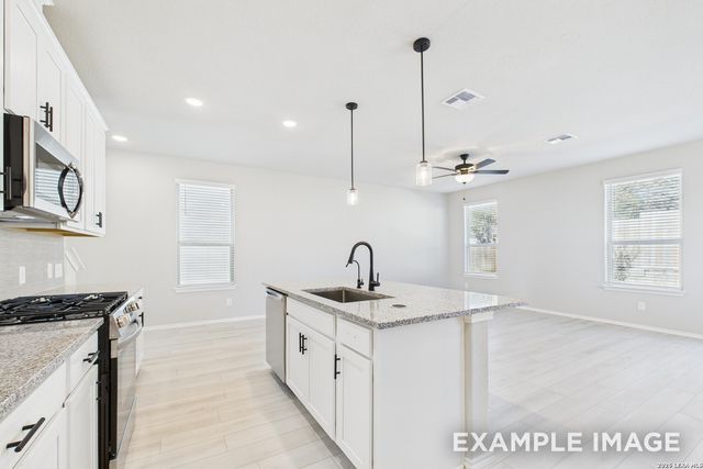 285 W Quill Dr Building 13, San Antonio, TX 78228