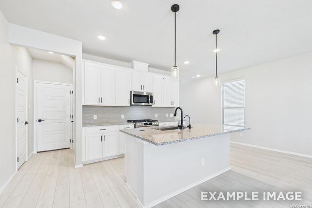 285 W Quill Dr Building 13, San Antonio, TX 78228