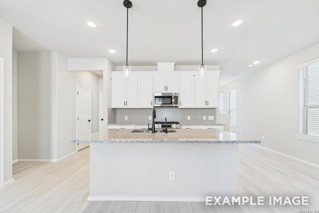 285 W Quill Dr Building 13, San Antonio, TX 78228