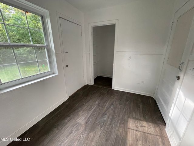 1922 Shamrock Drive, Jackson, MS 39204