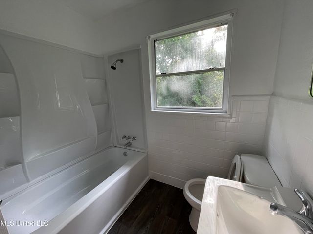 1922 Shamrock Drive, Jackson, MS 39204