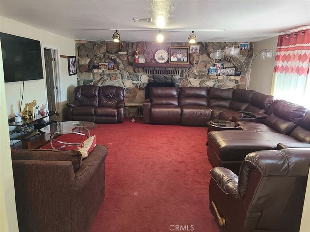 11685 Holmes, Jurupa Valley, CA 91752