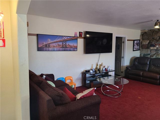 11685 Holmes, Jurupa Valley, CA 91752