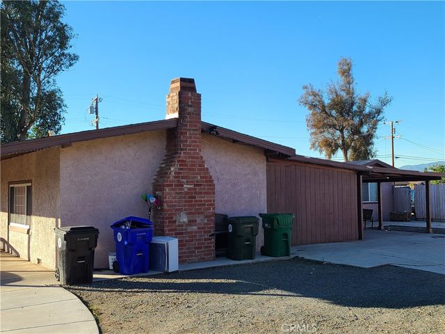 11685 Holmes, Jurupa Valley, CA 91752