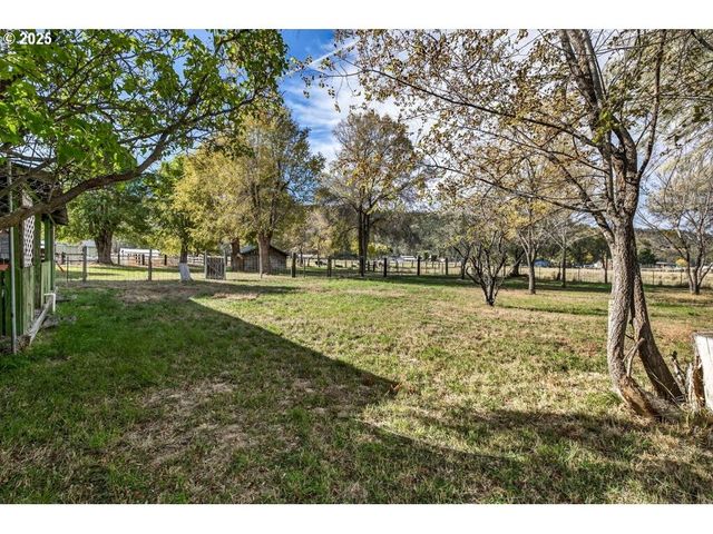 3464 Nw RIMROCK ACRES Loop, Prineville, OR 97754