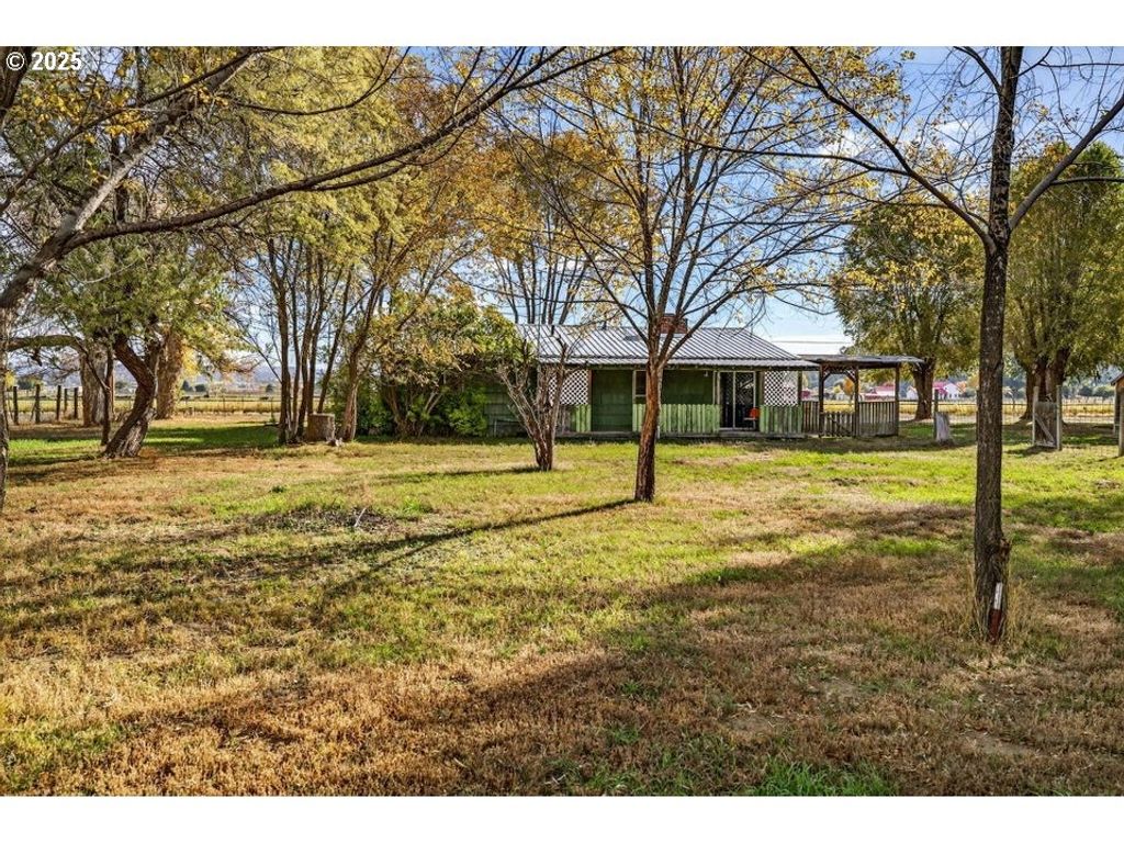 3464 Nw RIMROCK ACRES Loop, Prineville, OR 97754