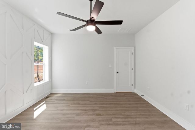 63-GARAGE SPICE BUSH CT, Hedgesville, WV 25427