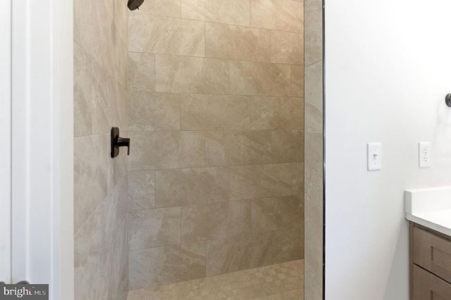 63-GARAGE SPICE BUSH CT, Hedgesville, WV 25427