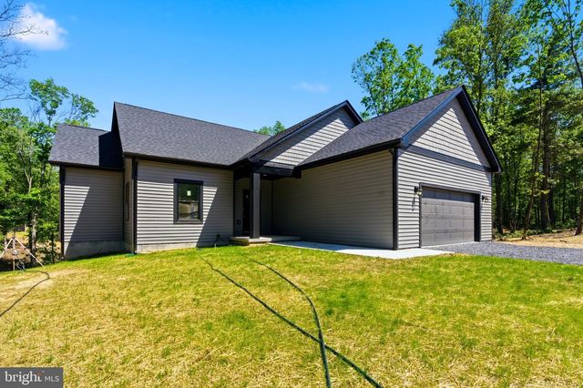 63-GARAGE SPICE BUSH CT, Hedgesville, WV 25427