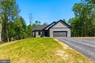 63-GARAGE SPICE BUSH CT, Hedgesville, WV 25427