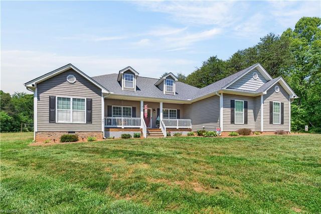 552 Tom Hunter Road, Pilot Mountain, NC 27041