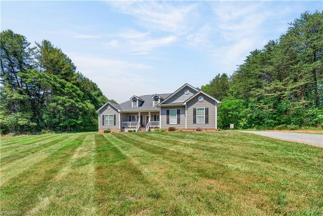 552 Tom Hunter Road, Pilot Mountain, NC 27041