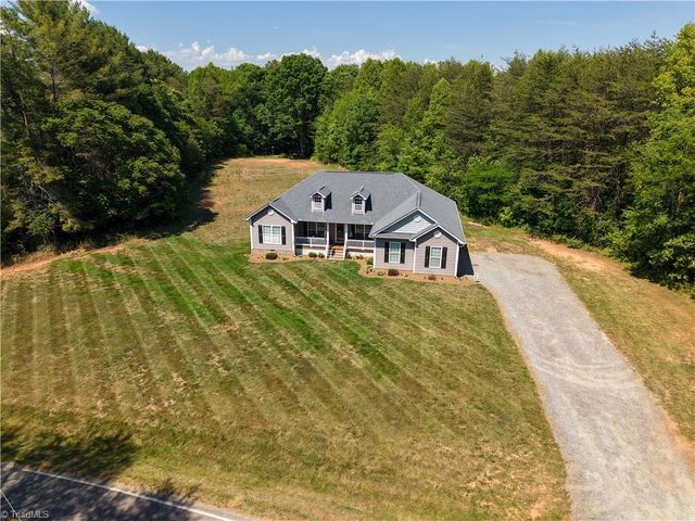 552 Tom Hunter Road, Pilot Mountain, NC 27041