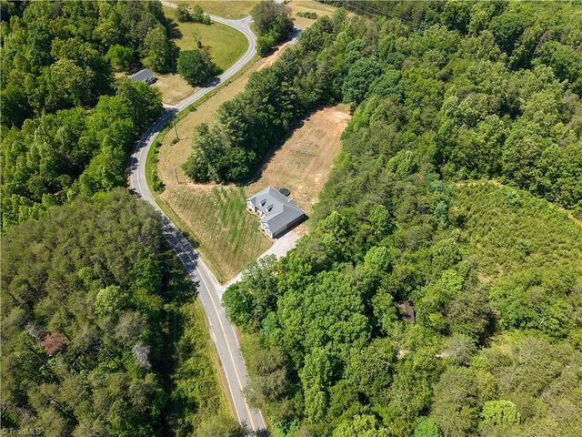 552 Tom Hunter Road, Pilot Mountain, NC 27041