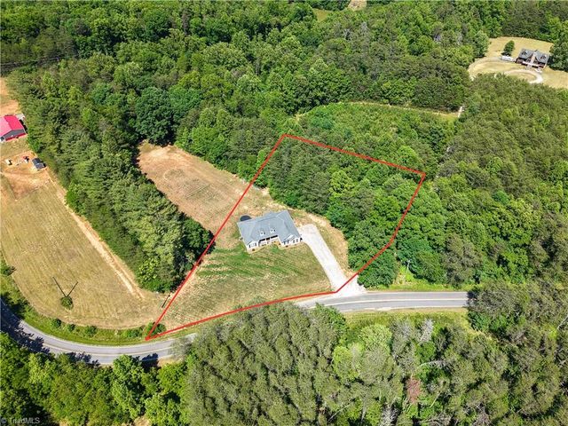 552 Tom Hunter Road, Pilot Mountain, NC 27041