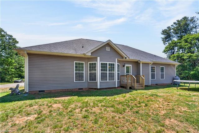 552 Tom Hunter Road, Pilot Mountain, NC 27041