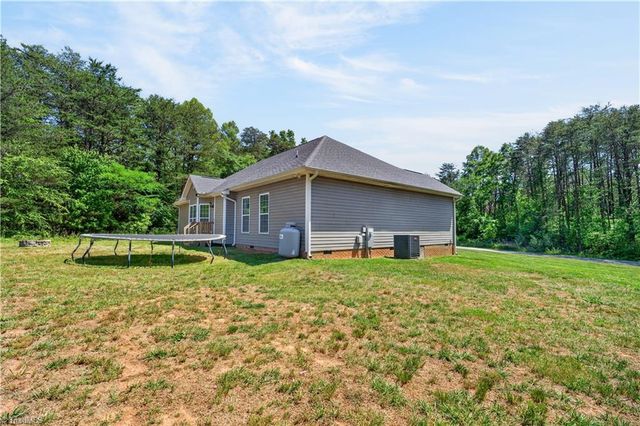 552 Tom Hunter Road, Pilot Mountain, NC 27041