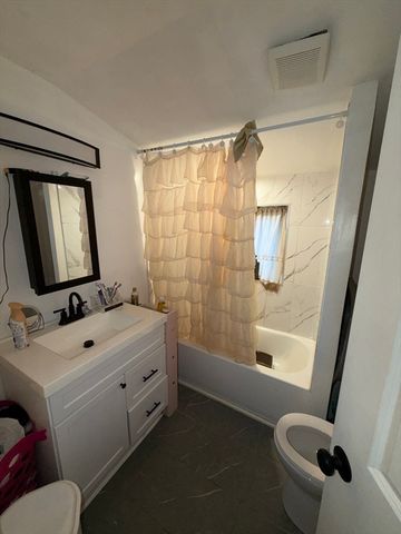 37 Hunt St, Brockton, MA 02302