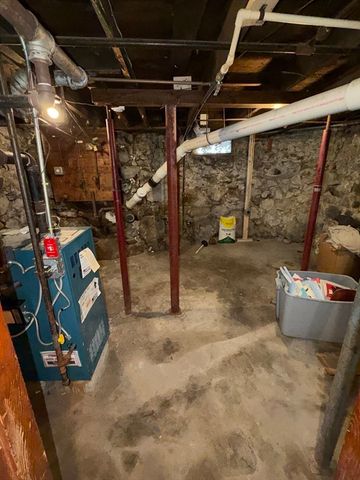 37 Hunt St, Brockton, MA 02302