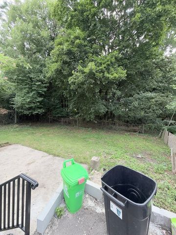 37 Hunt St, Brockton, MA 02302
