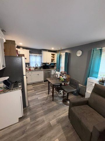 37 Hunt St, Brockton, MA 02302