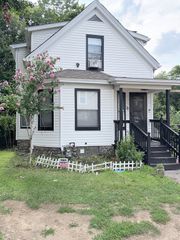 37 Hunt St, Brockton, MA 02302