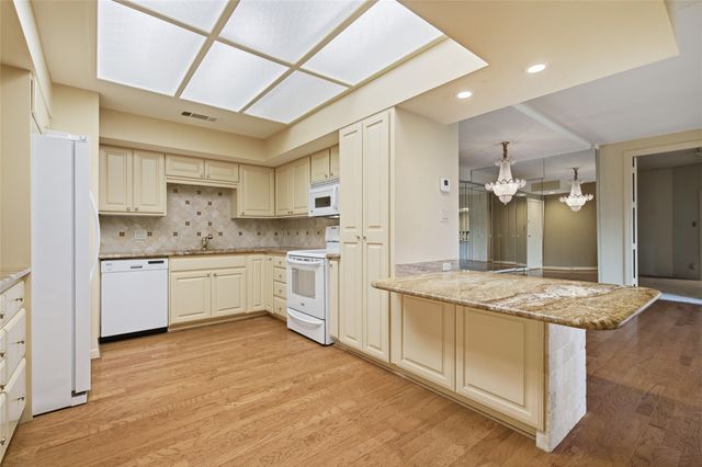 5200 Keller Springs Road 310, Dallas, TX 75248