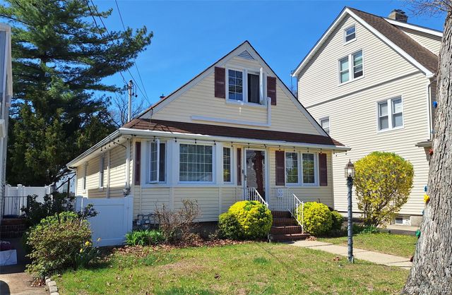 184 E Chester Street, Valley Stream, NY 11580