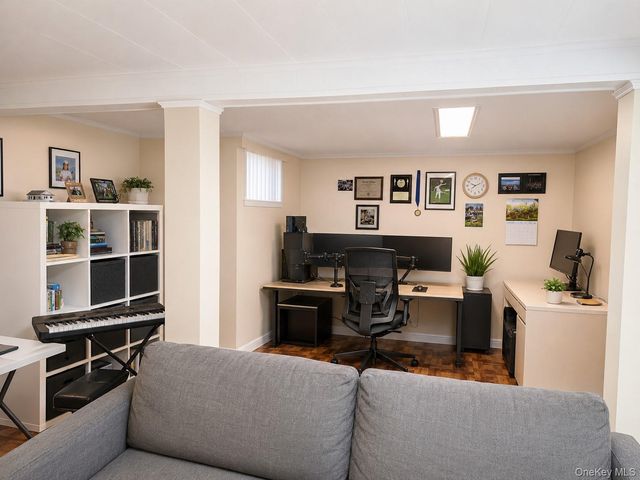 184 E Chester Street, Valley Stream, NY 11580