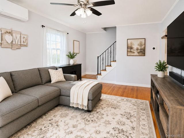 184 E Chester Street, Valley Stream, NY 11580